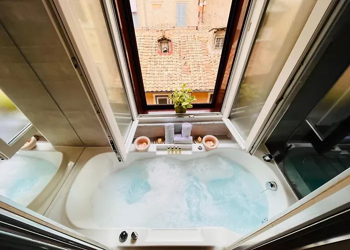 Town House Spagna- Luxury With Jacuzzi Bath