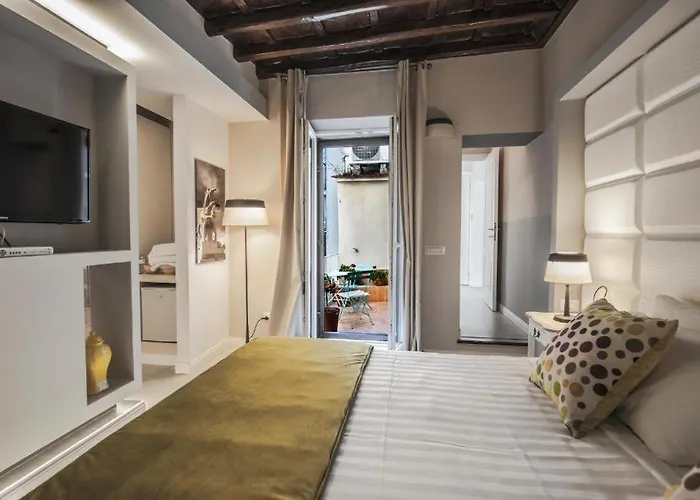 Town House Spagna- Luxury With Jacuzzi Bath Гостевой дом