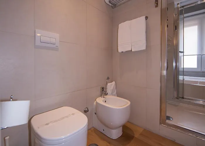 Town House Spagna- Luxury With Jacuzzi Bath Гостевой дом