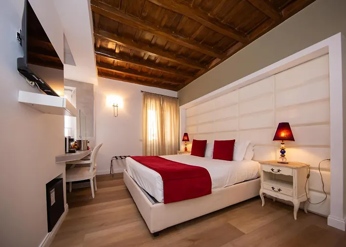 Town House Spagna- Luxury With Jacuzzi Bath Гостевой дом 4*