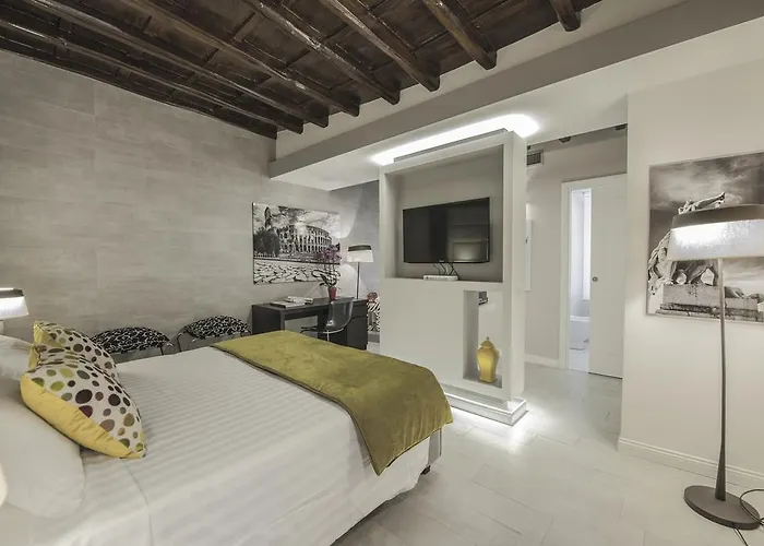 Town House Spagna- Luxury With Jacuzzi Bath 4*
