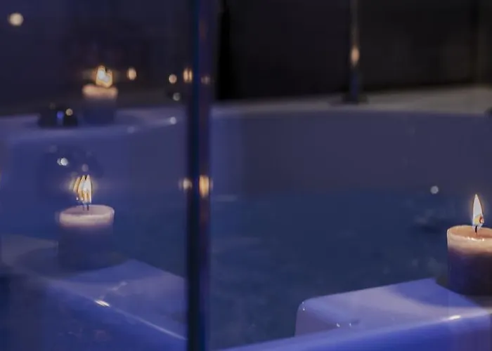 Town House Spagna- Luxury With Jacuzzi Bath Гостевой дом