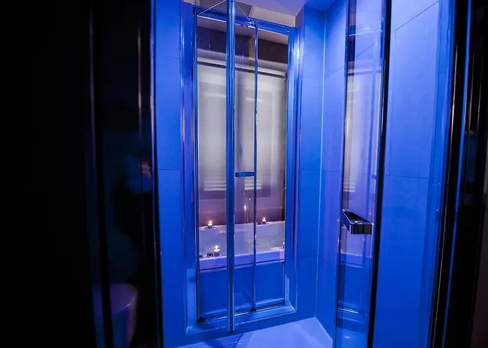 Гостевой дом Town House Spagna- Luxury With Jacuzzi Bath Рим